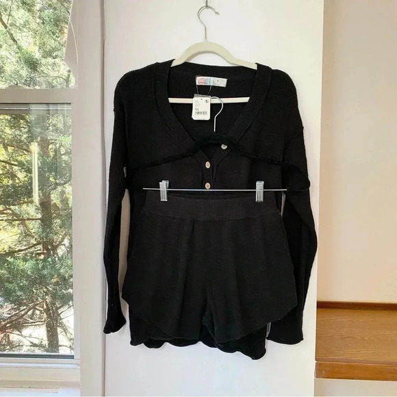 NWT Free People Beach Oasis Set Black Crop Cardigan Sweater Shorts 2 Piece Set - Picture 7 of 15